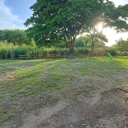 Apartmán La Kay Fyfy Saint-Pierre Exteriér fotografie